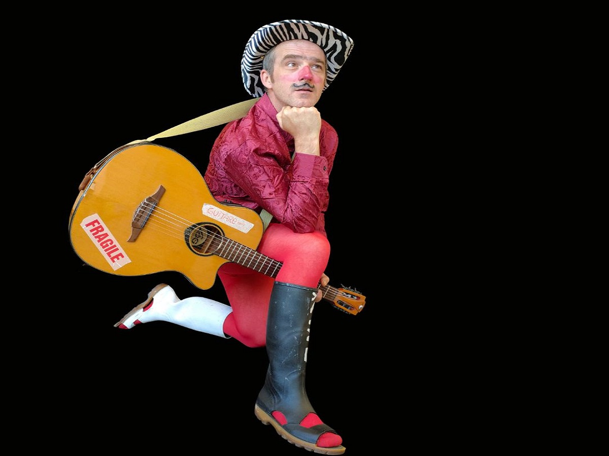 Spectacle clown Olllé et concert rock Ian Ferme des Chimères Saint-James