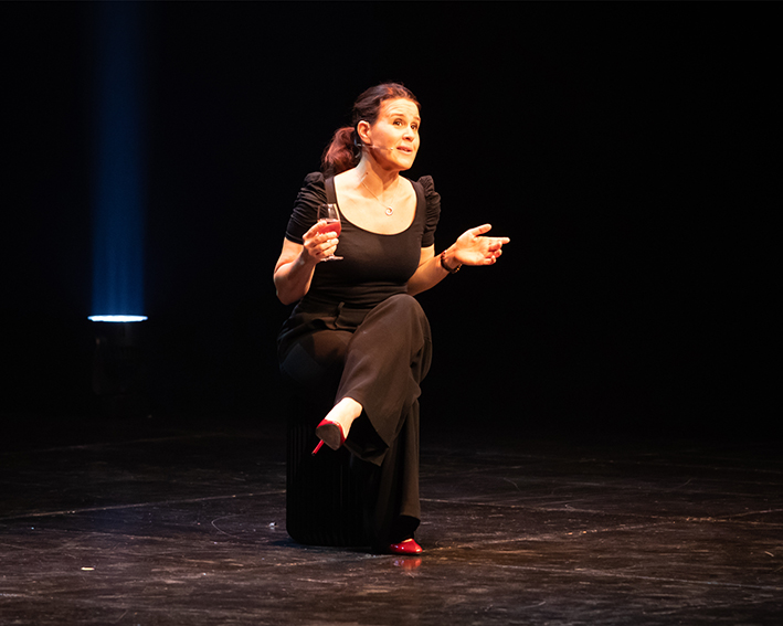 Spectacle humour Antonia de Rendinger, Scènes de corps et d&rsquo;esprit Théâtre La Dolce Vita Andernos-les-Bains