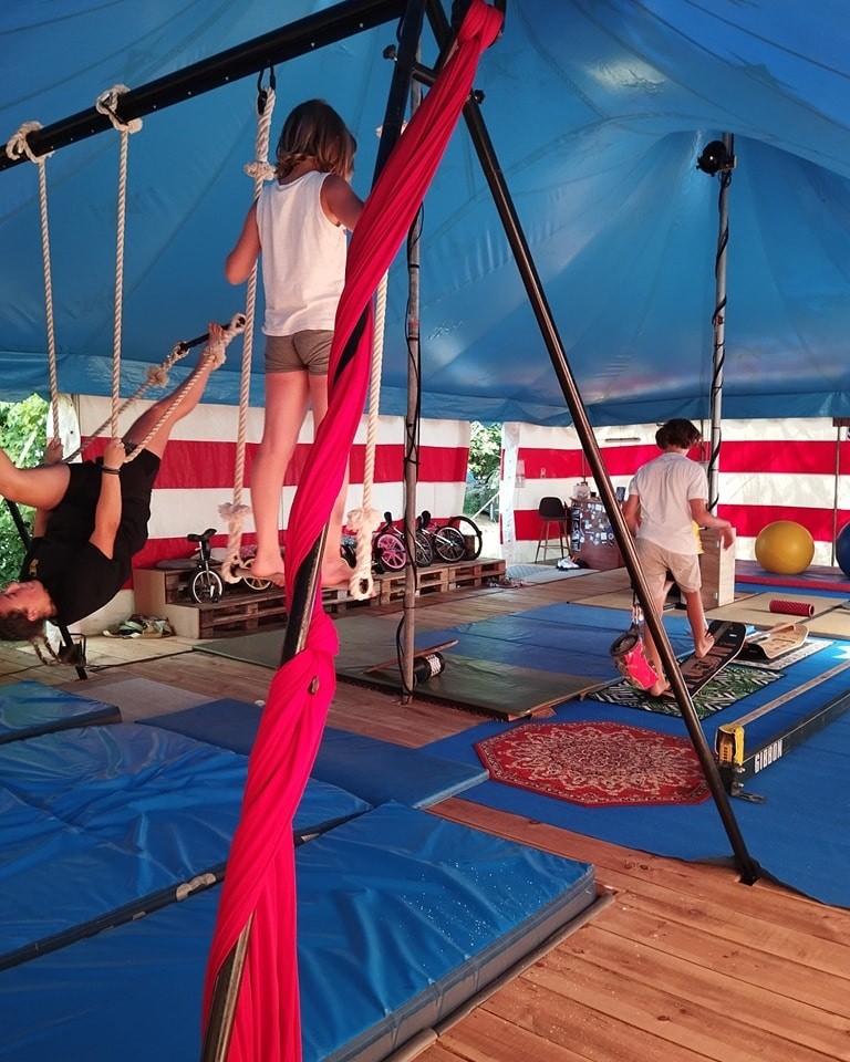 Stages des Arts du cirque Chapiteau Feelethik Andernos-les-Bains
