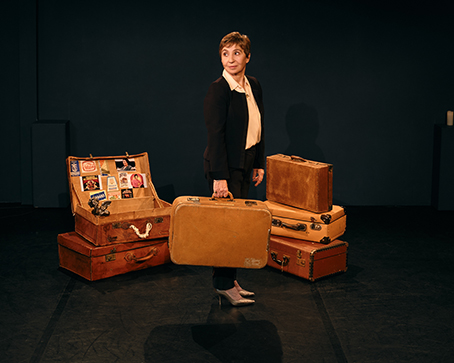 Théâtre Touchée par les fées Carte blanche à Ariane Ascaride Théâtre La Dolce Vita Andernos-les-Bains