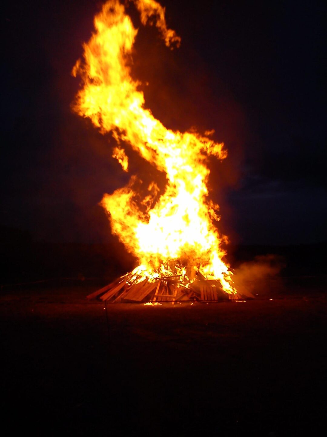 TRADITIONNEL FEU DE LA SAINT JEAN Saint-Paul-de-Fenouillet