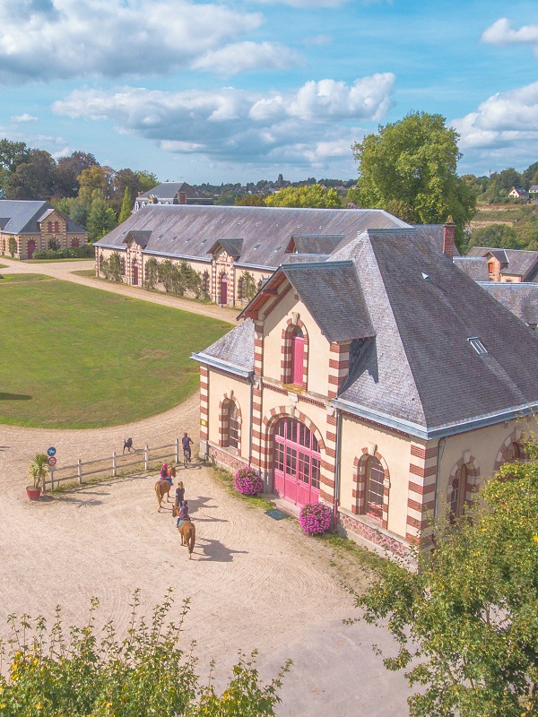 Visite du Haras national de Saint-Lô à cheval Chemin de la Madeleine Saint-Lô