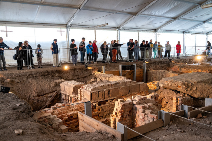 Visite du site archéologique du musée du ghetto de Varsovie à l’ancien « Mila 18 » Stanowisko archeologiczne Muzeum Getta Warszawskiego „Miła 18” Warsaw