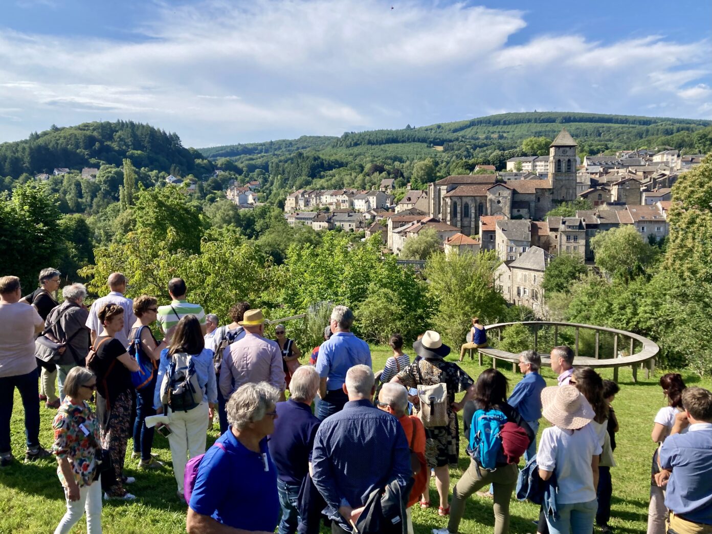 Visite guidée du vieux bourg d&rsquo;Eymoutiers Place du chapitre Eymoutiers