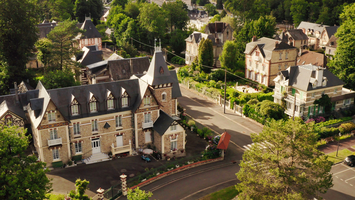 Visite guidée : il était une fois la Belle Époque...et le Gué aux Biches Église du Sacré-Cœur Bagnoles de l'Orne Normandie