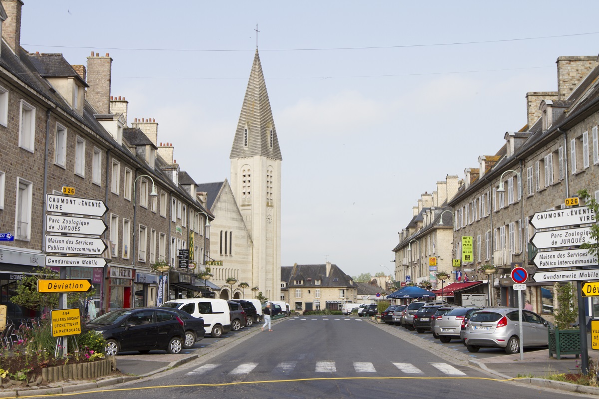 Visite guidée la reconstruction d’Aunay-sur-Odon Place de l’hotel de ville Villers-Bocage