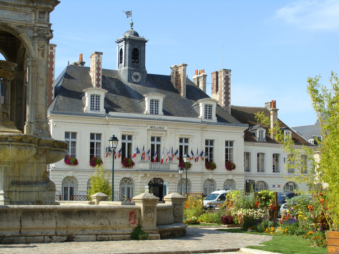 Visite guidée L&rsquo;Hôtel de Ville de Châteaudun  Châteaudun