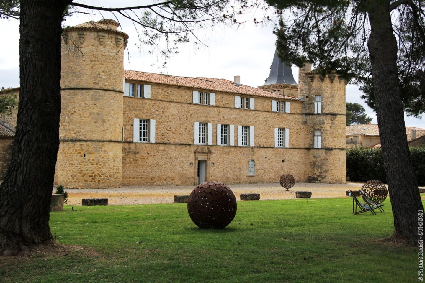 VISITE LIBRE DU CHÂTEAU DE JONQUIÈRES Jonquières