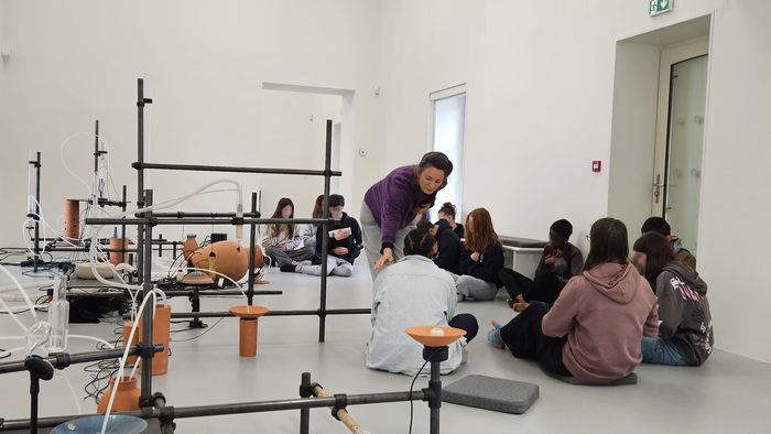 Visite méditative avec Jennifer Aujame au coeur de l’exposition « Le complexe des flûtes sacrées » Basalt Rennes