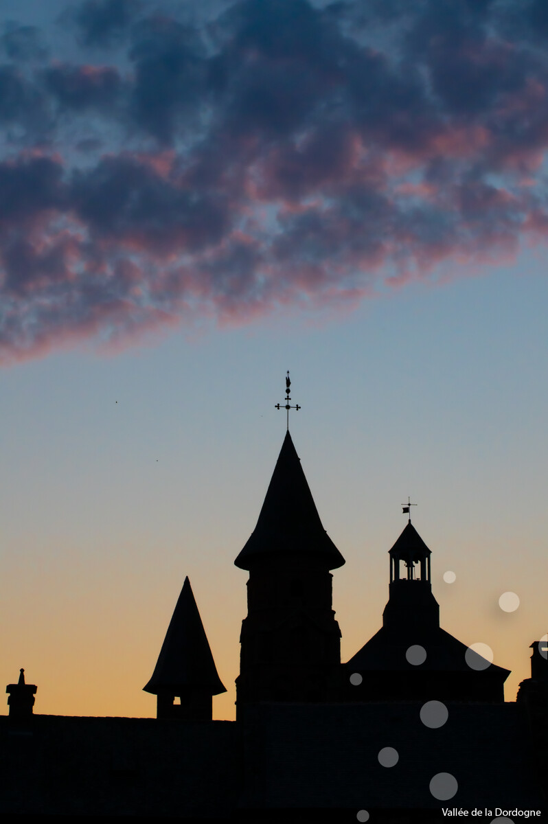 Visite nocturne de Collonges la Rouge et du château de Vassinhac  Collonges-la-Rouge