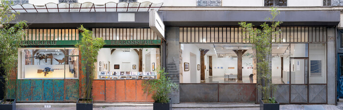 A l'intérieur