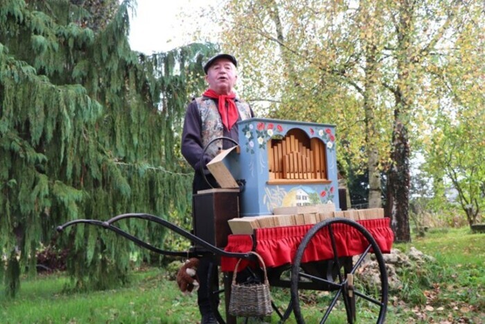 Animation musicale à l’orgue de barbarie, Château du Grand Jardin, Joinville