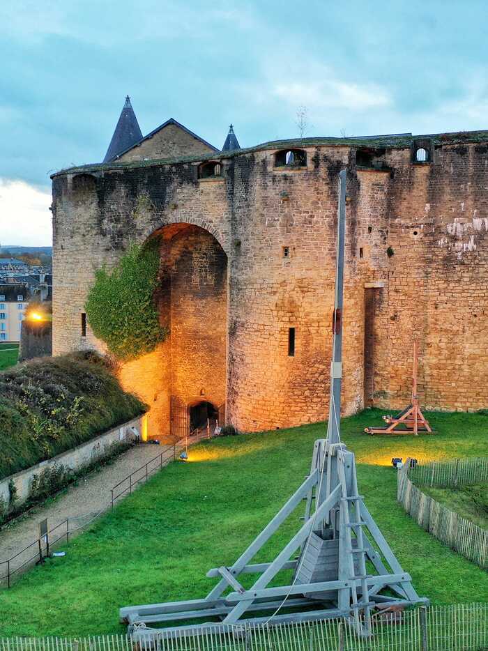 Assistez à une démonstration de tir au trébuchet, Château fort, Sedan