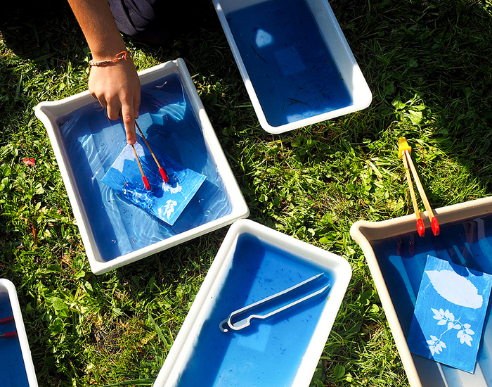 Atelier cyanotype en famille Le Grand Lieu du Conte