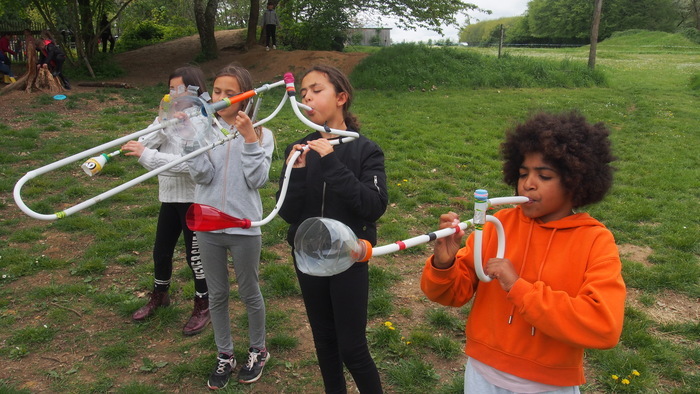 Atelier de fabrication d’instruments recyclés, Maison éco-paysanne, Le Grand-Village-Plage