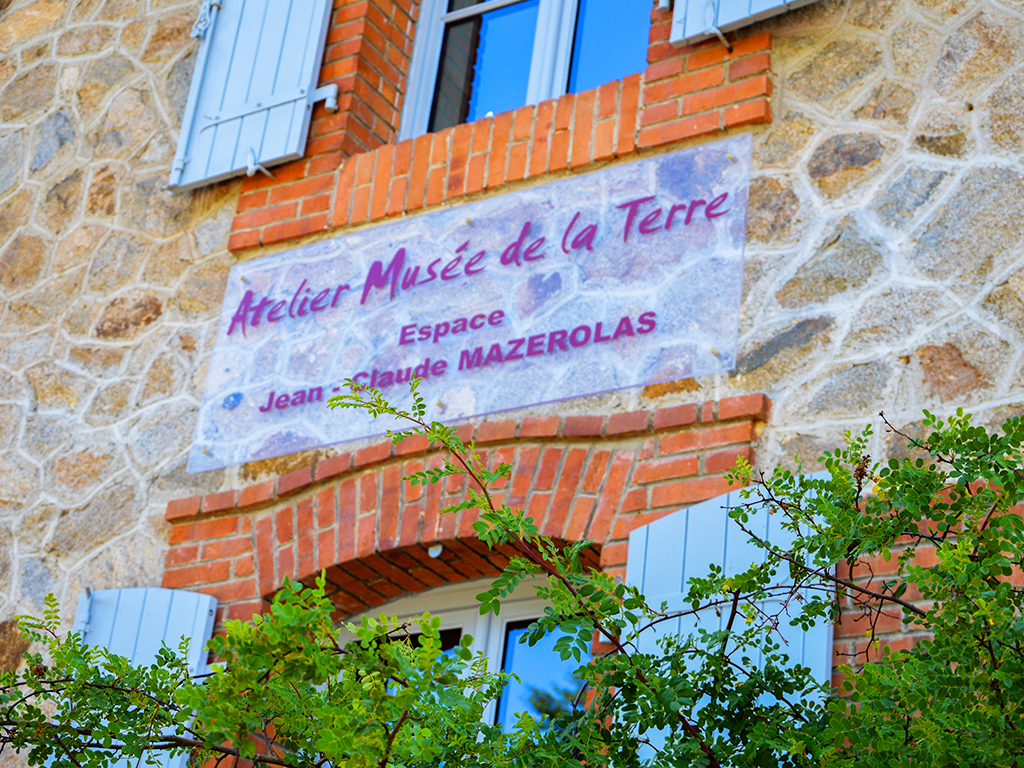 Atelier découvrez la magie du Raku et de l&rsquo;Obvara Atelier-Musée de la Terre Saint-Hilaire-les-Places