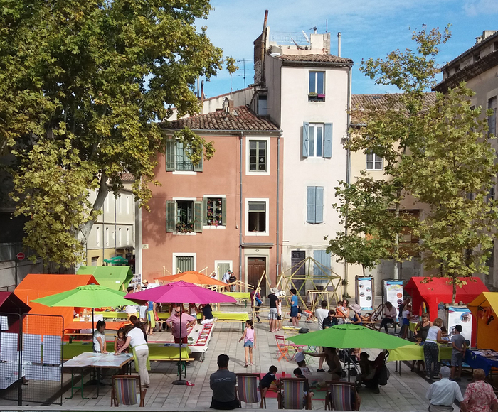 Ateliers pour toute la famille à la foire du patrimoine, Place du Chapitre, Nîmes