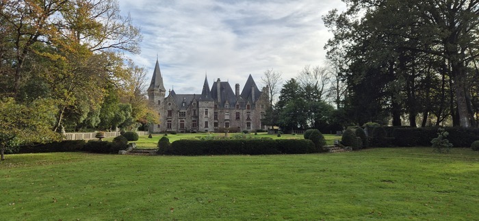 Au Bois Cornillé, la promenade est un art de vivre !, Parc et Château du Bois Cornillé, Val-d&rsquo;Izé