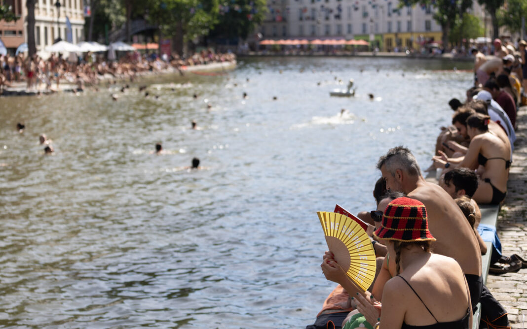 Baignade estivale – Canal Saint-Martin Baignade estivale – Canal Saint-Martin Paris