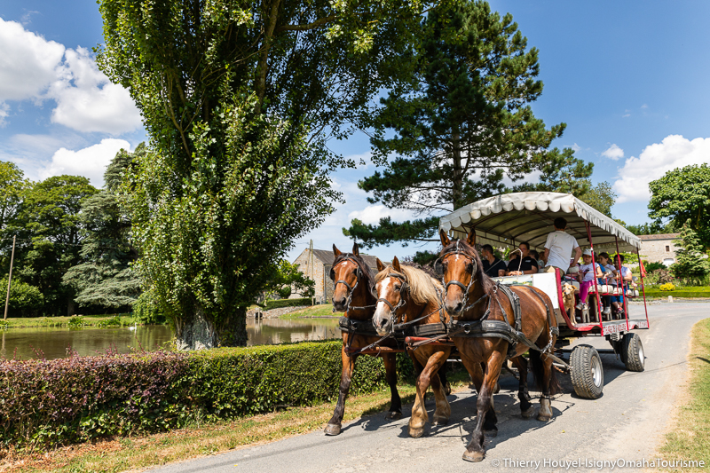 Balade en attelage Histoire de Grandcamp-Maisy, entre mer et villas Office de tourisme d’Isigny-Omaha Grandcamp-Maisy