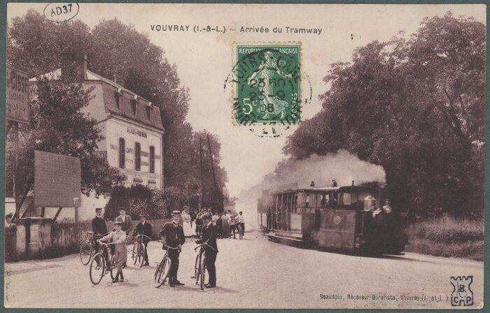 Balade photographique à Vouvray, Halle au centre de Vouvray, Vouvray
