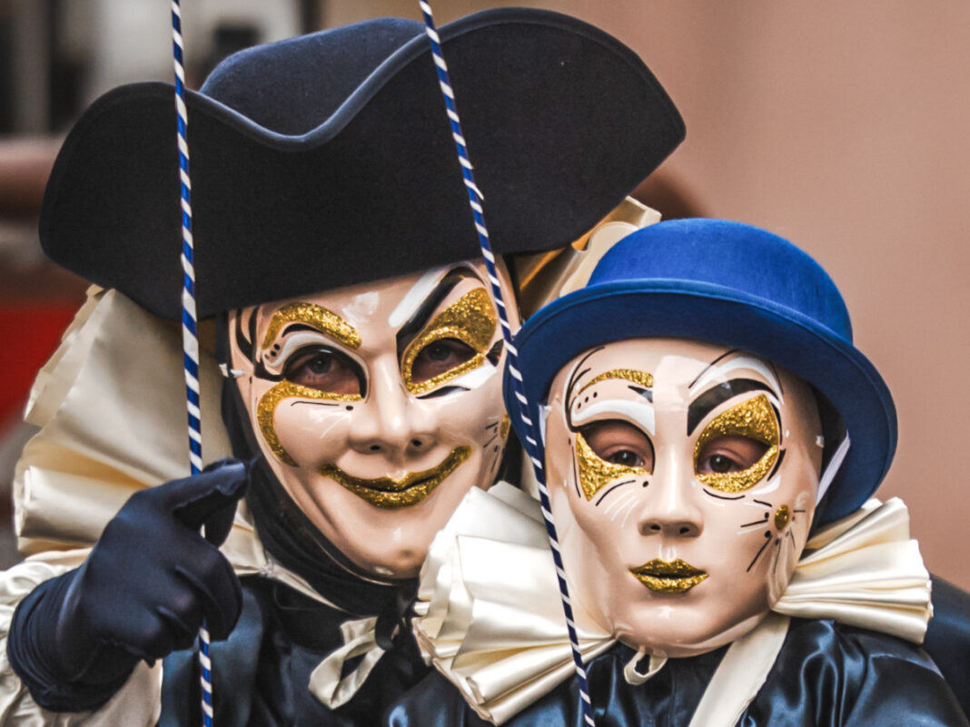 CARNAVAL DE LIMOUX 2027 LES ESTABOUSITS ET LAS COUDENOS Limoux