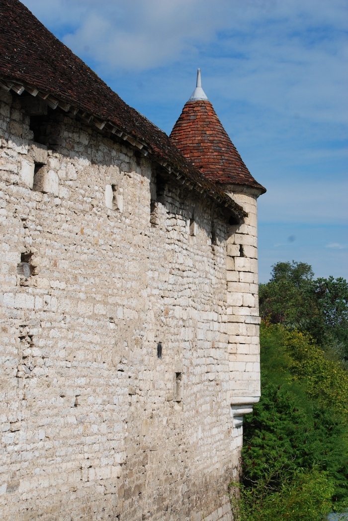 Chablis insolite: vestiges de la guerre de Cent Ans, Office de tourisme de Chablis, Chablis
