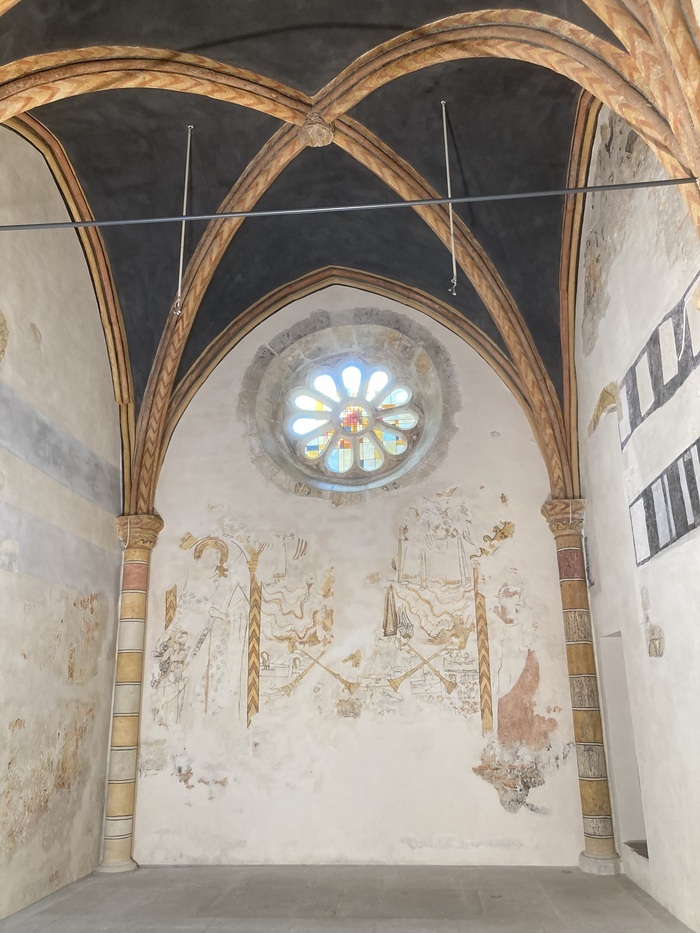 Chapelle des Hommes, Chapelle des Hommes. Peintures murales du XIVe siècles, Goult