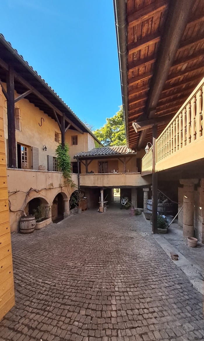 CHARLY / Maison Thibaude, Maison Thibaude, Charly
