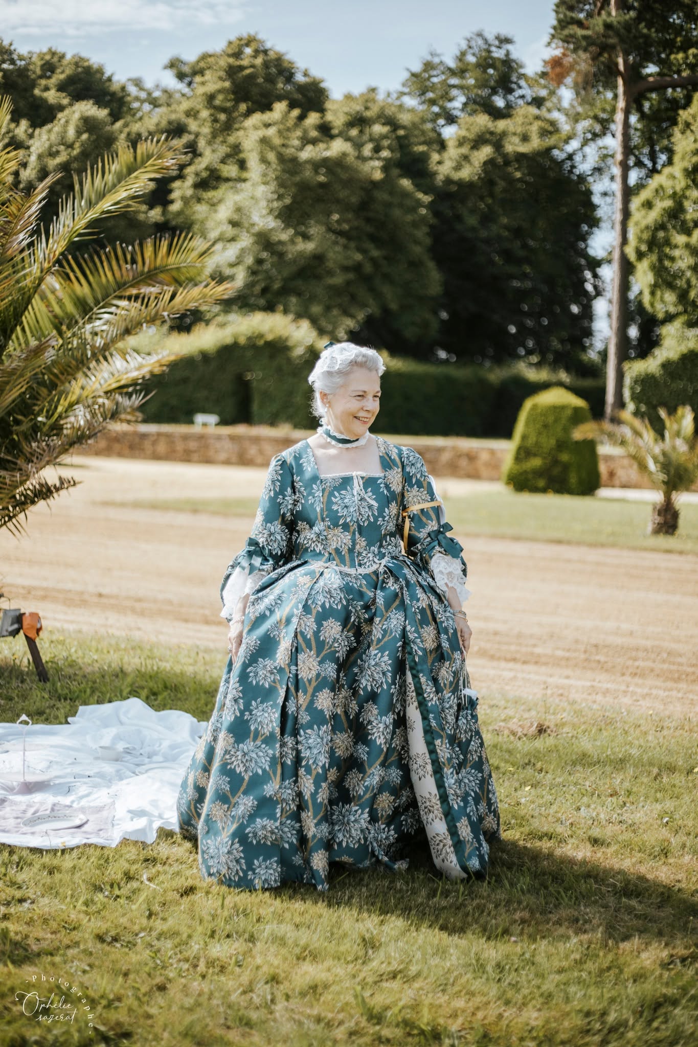 Participants en costumes historiques du XVIIIe siècle