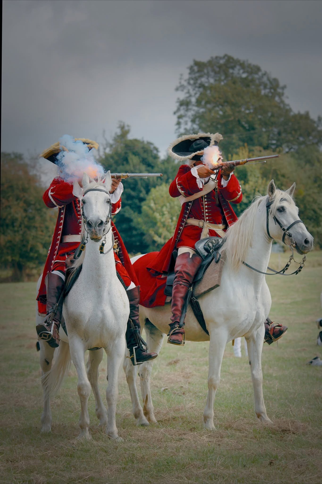 Cavalier en costume historique lors d’une reconstitution