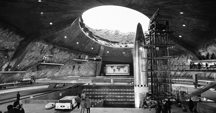 Ciné-conférence : Les décors de James Bond – Architecture, modernité et destruction, Cinéma Le Concorde, La Roche-sur-Yon