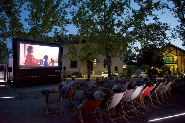 Cinéma en plein air, Préau école de Cressy, Genève