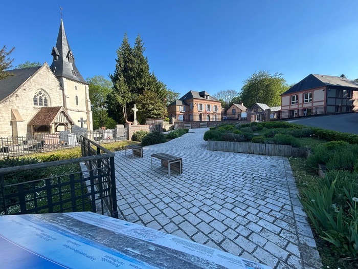 Circuit : randonnée patrimoine, Mairie, Reux