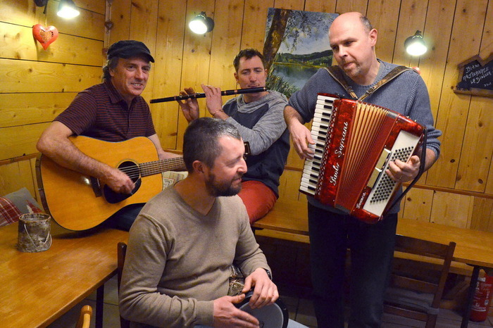 Concert de Babüsk (Baïtza Büawa Speziàl Klüb), Salle des fêtes Grassegert, Wittelsheim