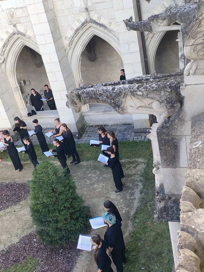 Concert du choeur ElaNave Va Cloître de la Psalette Tours