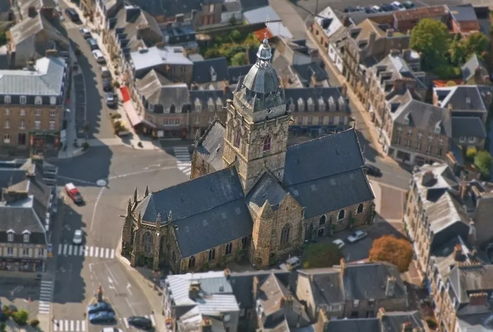 Conférence : la restauration de l'église Notre-Dame de Villedieu-les-Poêles Église Notre-Dame Villedieu-les-Poêles-Rouffigny