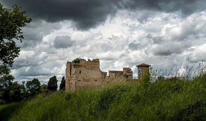 Conférence sur le château de Lagardère Château de Lagardère Lagardère