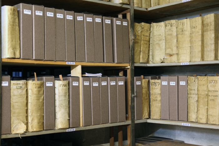 COULISSES DES ARCHIVES