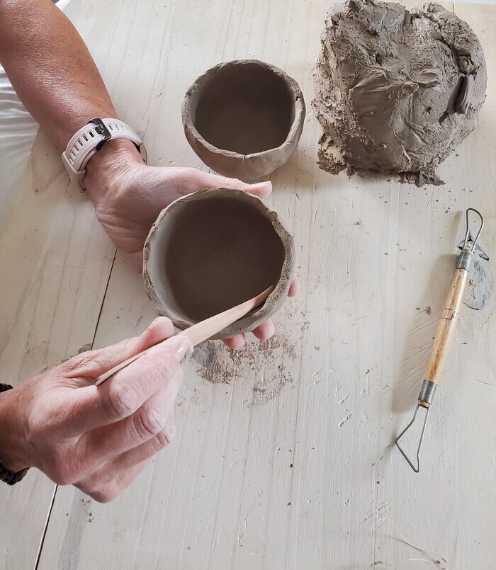 Création et décoration d’un bol en argile, Atelier de l’eau, Cognin