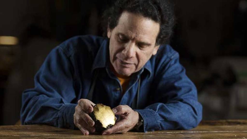L’artiste américain Daniel Brush dans son atelier