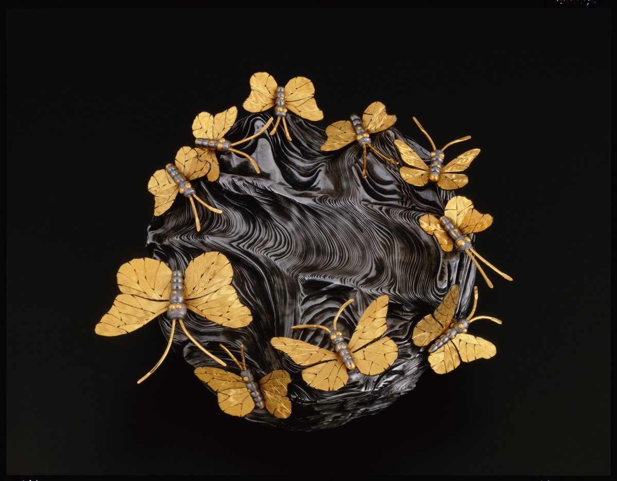 Ten Butterfly Box de Daniel Brush en or pur, acier et aimants