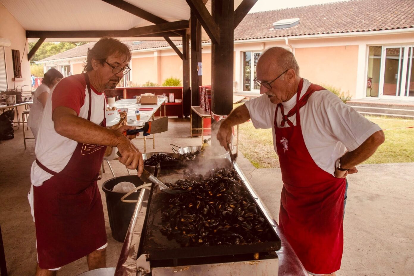 Dans le cadre des fêtes locales soirée Les moules de Robert Mimizan