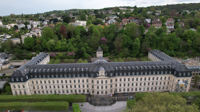 De la Manufacture royale de porcelaine à France Education international en passant par l’École normale supérieure de jeunes filles, France Education international, Sèvres