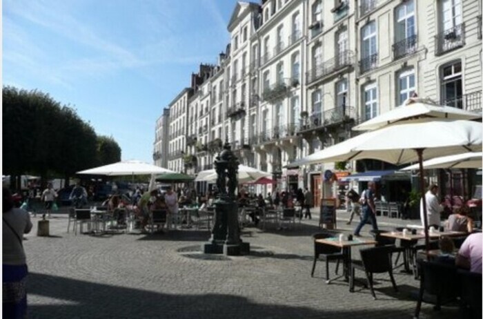 De la Place de la Bourse au quai de la Fosse, Place de la Bourse, Nantes