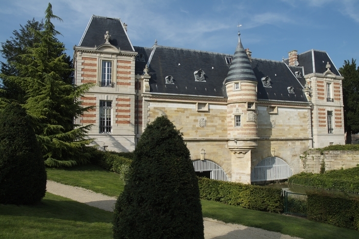 De pierre et de lumière : exposition photographique sur le Château du Marché et le réseau électrique marnais, Château du Marché (Ancienne Caisse d&rsquo;Epargne), Châlons-en-Champagne