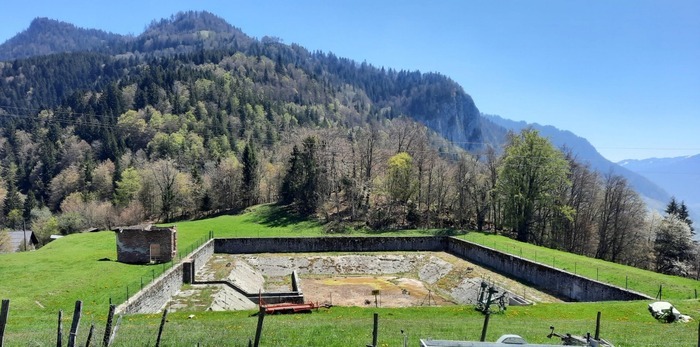 Découverte de l'ancienne station de pompage turbinage Site hydroélectrique du Col du Grand Taillet La Forclaz