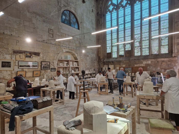 Découverte de l’atelier de sculpture sur pierre de Saintes, Église des Jacobins, Saintes