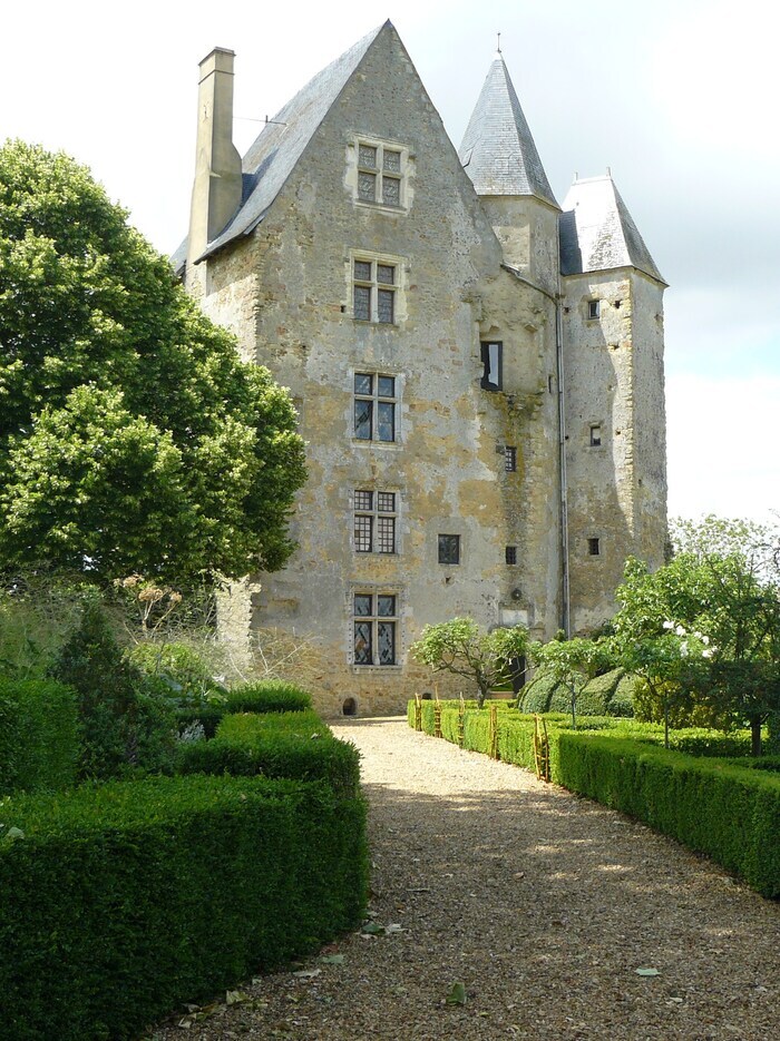 Découverte du donjon de Ballon, Château de Ballon, Ballon-Saint Mars