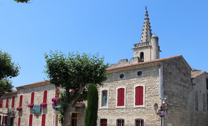 Découverte d'un village au accent de Provence La fontaine